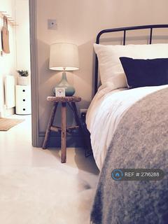 undefined, Quill Lane, London, SW15