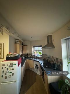 2 bedroom flat to rent, Highbury Court, Leeds, LS6