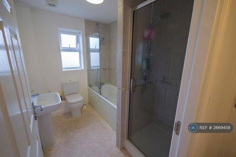 4 bedroom semi-detached house to rent, George Close, Bournemouth, BH10