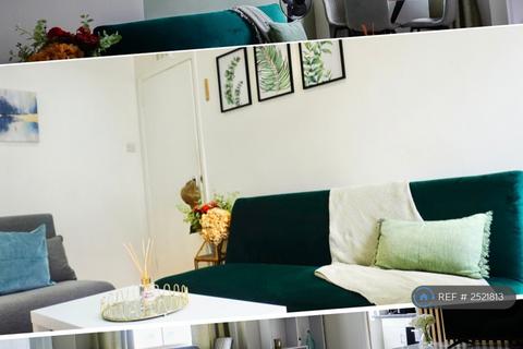 1 bedroom flat to rent, Westbourne Gardens, London, W2