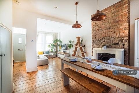 undefined, Rosebery Avenue, London, N17