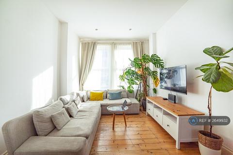 undefined, Rosebery Avenue, London, N17