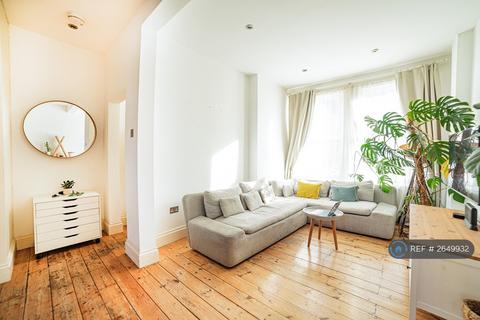 undefined, Rosebery Avenue, London, N17