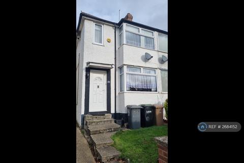 2 bedroom semi-detached house to rent, Third Avenue, Luton, LU3