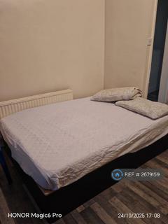 1 bedroom in a house share to rent, Chadwick Road, London, SE15