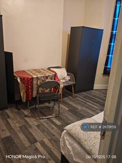 1 bedroom in a house share to rent, Chadwick Road, London, SE15