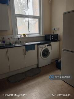 1 bedroom in a house share to rent, Chadwick Road, London, SE15