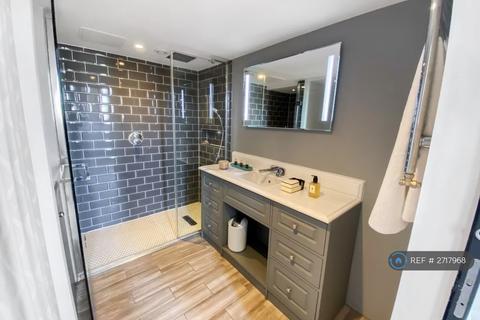 undefined, Mcdonald Road, Edinburgh, EH7