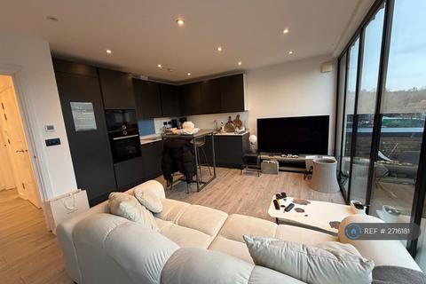 2 bedroom penthouse to rent, High Street, Purley, CR8