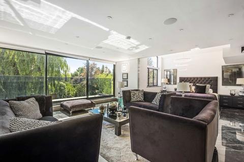 undefined, Waggon Road, Barnet EN4