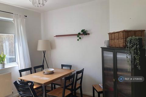 3 bedroom terraced house to rent, Seely Road, London, SW17