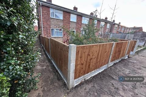 3 bedroom semi-detached house to rent, Macbeth Close, Huntingdon, PE29