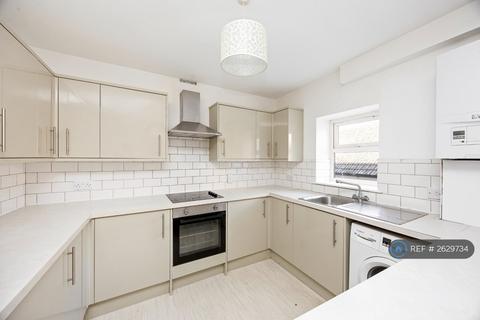 4 bedroom flat to rent, Junction Road, Brighton, BN1