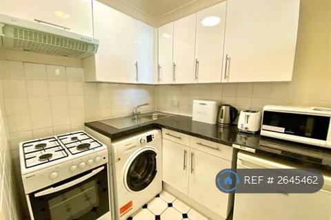 2 bedroom flat to rent, Queen's Gate, London, SW7