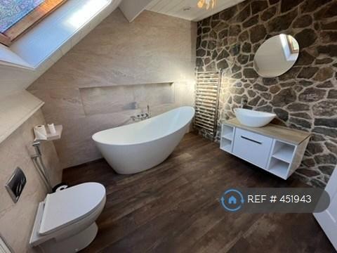 Bathroom For Bedroom 4&5