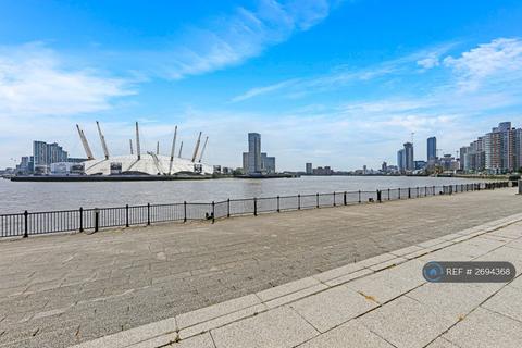 1 bedroom in a house share to rent, Sexton Court, London, E14
