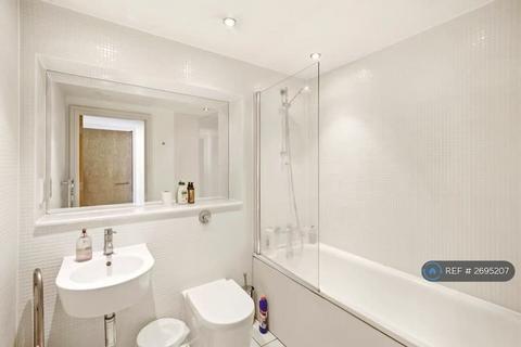 1 bedroom flat to rent, Denison House, London, E14