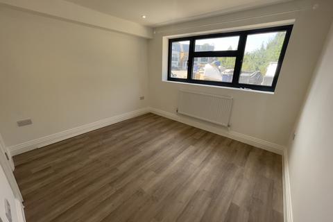undefined, Barge Drive, Southall, Greater London, UB2