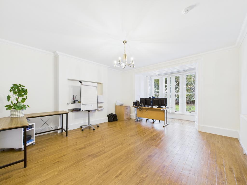 Cam03185 g0 pr0125 still012