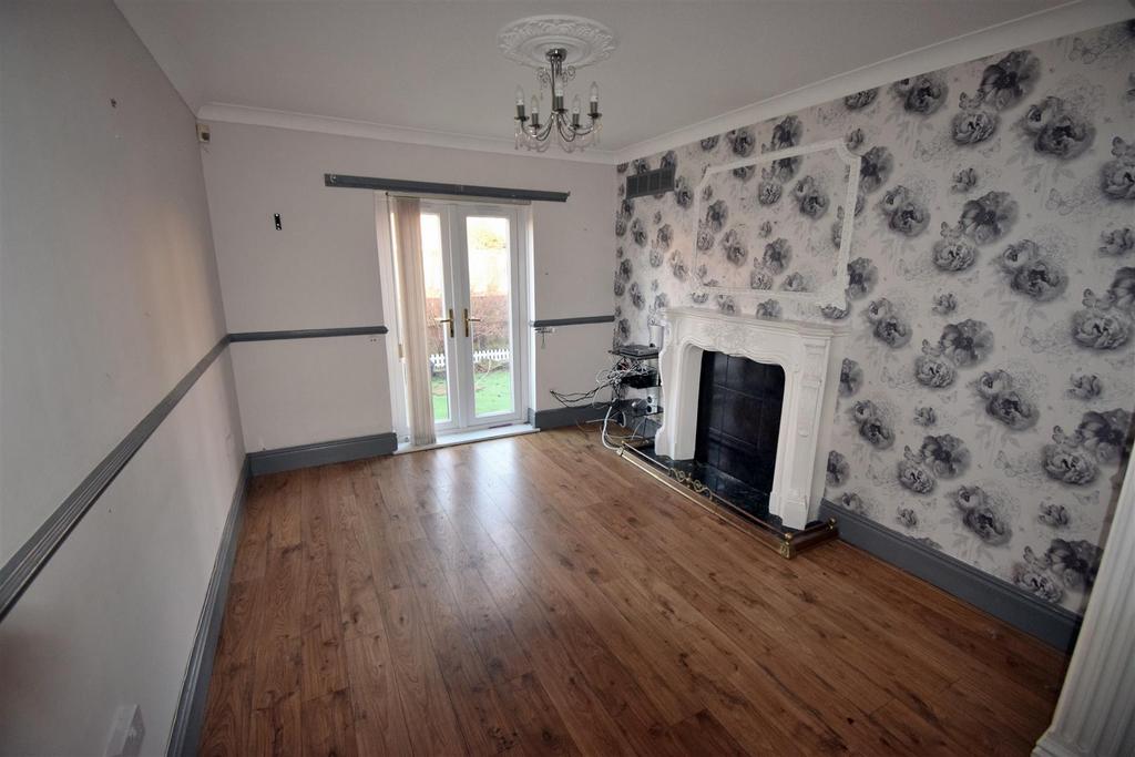 Lounge / Dining Room