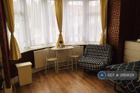undefined, Grenoble Gardens, London, N13