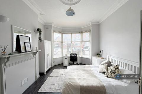 1 bedroom in a house share to rent, Westcotes Drive, Leicester, LE3