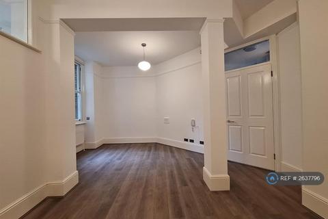 1 bedroom flat to rent, Dulverton Mansions, London, WC1X