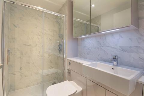 2 bedroom flat to rent, Walworth Road, Elephant and Castle, London, SE17