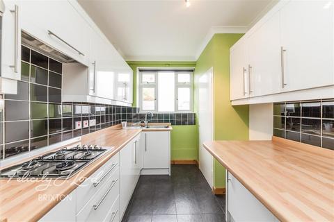 4 bedroom flat to rent, Jebb Avenue, Brixton