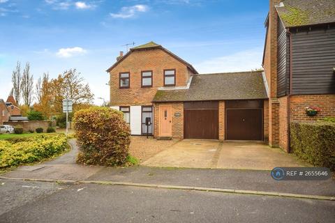 3 bedroom detached house to rent, Maltings Close, Tonbridge, TN11