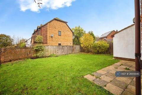 3 bedroom detached house to rent, Maltings Close, Tonbridge, TN11