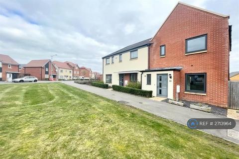 3 bedroom semi-detached house to rent, Trinity Way, Basingstoke, RG24
