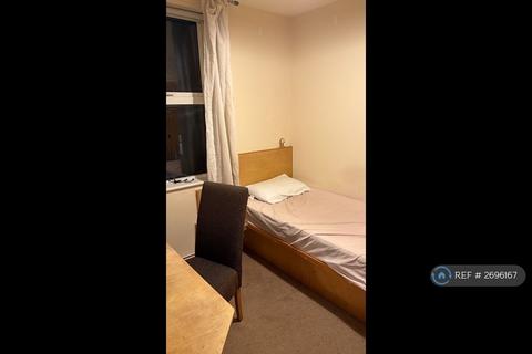 1 bedroom in a house share to rent, Seedley Street, Manchester, M14