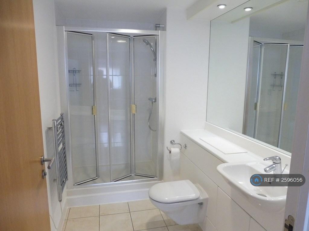 En-Suite, Shower