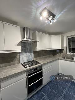 3 bedroom terraced house to rent, Kestrel Avenue, Staines-Upon-Thames, TW18