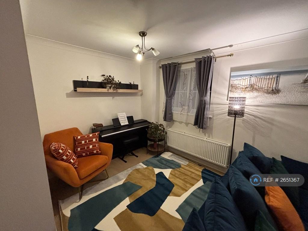 Lounge 2