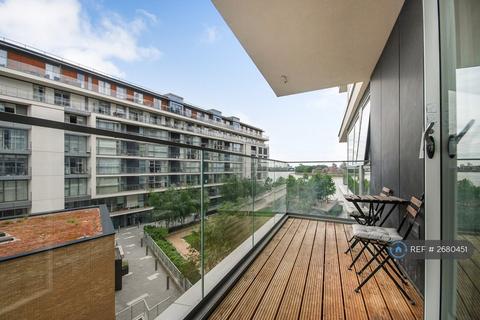 River Gardens Walk, London, SE10