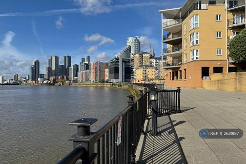 2 bedroom flat to rent, Settlers Court, London, E14