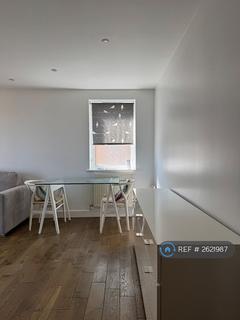 2 bedroom flat to rent, Settlers Court, London, E14