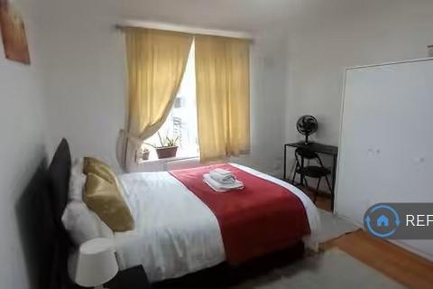 undefined, Lodge Ave, Dagenham, RM8