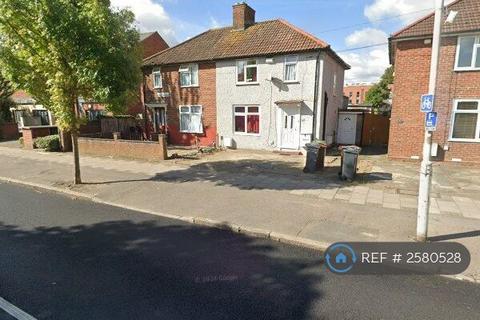 undefined, Lodge Ave, Dagenham, RM8