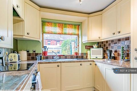 3 bedroom terraced house to rent, Mayfield Street, Atherton, Manchester, M46