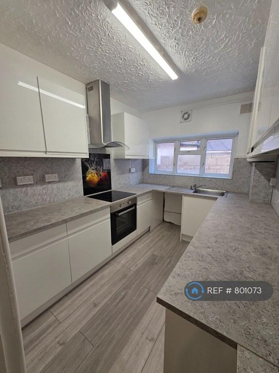 Fully Equipped New Kitchen