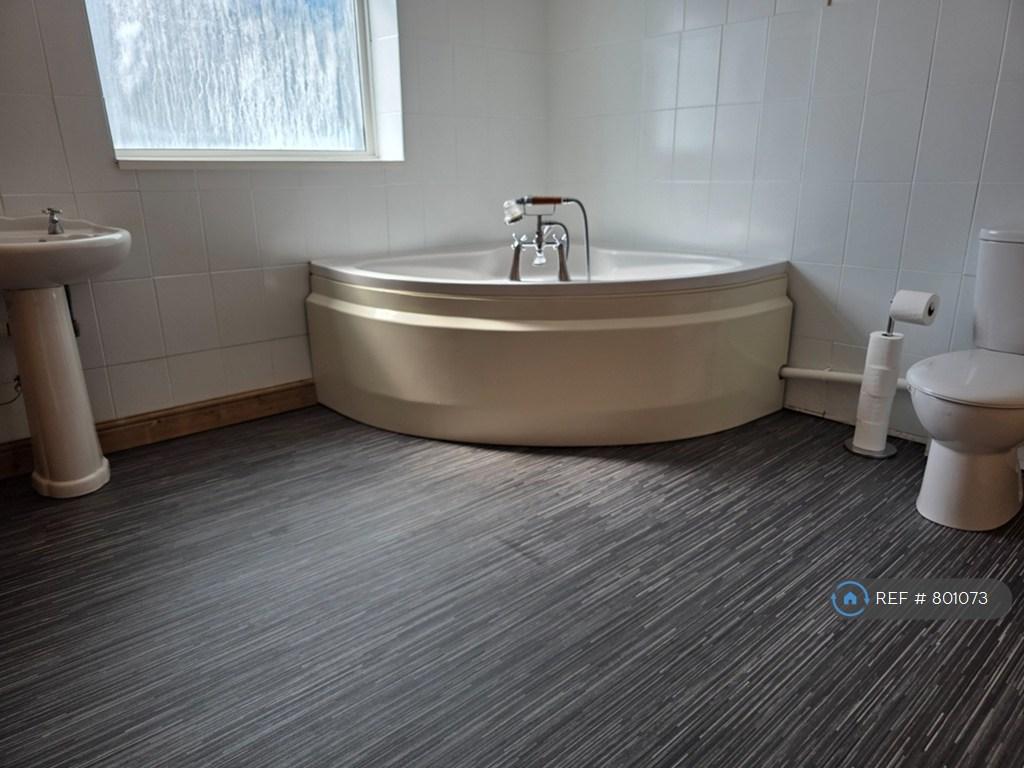 First Floor Bathroom &amp; Laundry Room