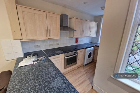 3 bedroom flat to rent, Greyhound Hill, London, NW4