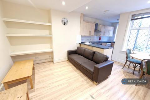 3 bedroom flat to rent, Greyhound Hill, London, NW4