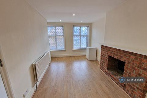 3 bedroom flat to rent, Greyhound Hill, London, NW4