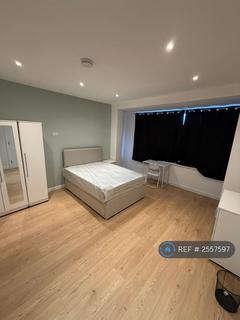 1 bedroom in a house share to rent, North Circular Road, London, NW10