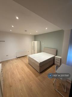 1 bedroom in a house share to rent, North Circular Road, London, NW10