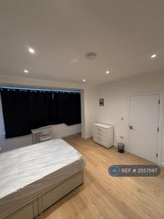 1 bedroom in a house share to rent, North Circular Road, London, NW10
